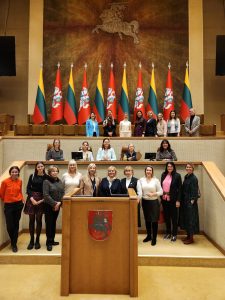 Verslo Moterų Asociacijos narių susitikimas LR Seime ekskursijoje